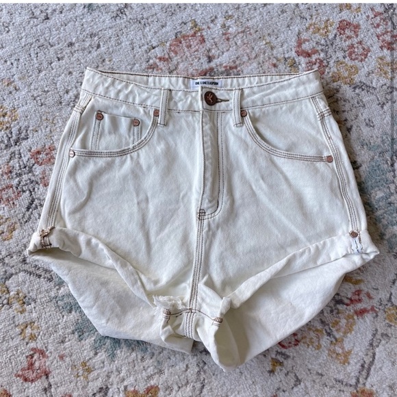 NWOT One Teaspoon High Waisted Bandits Jean Shorts in White Beauty - Picture 1 of 3